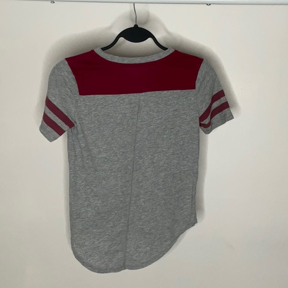 Girl’s Old Navy Tee Size Medium (8) - Picture 5 of 9